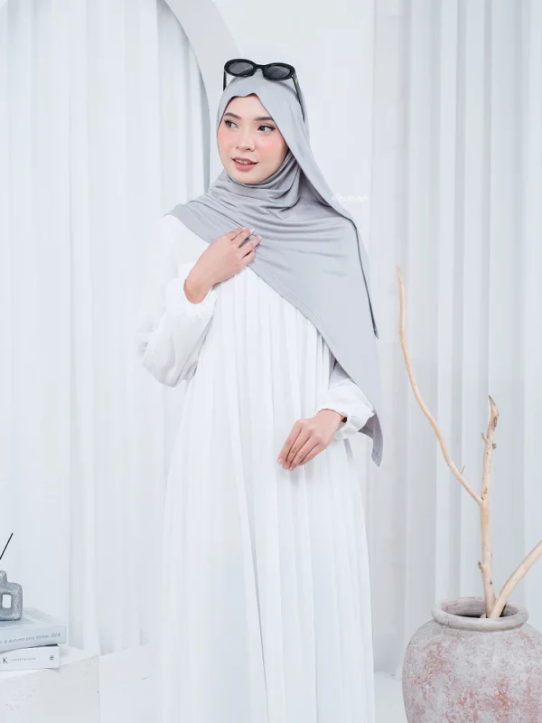 id-11134207-7rbk2-m9r8avv5sw0tfc Hijab Pashmina Rayon Kaos Premium